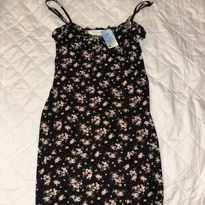Cute floral dress!